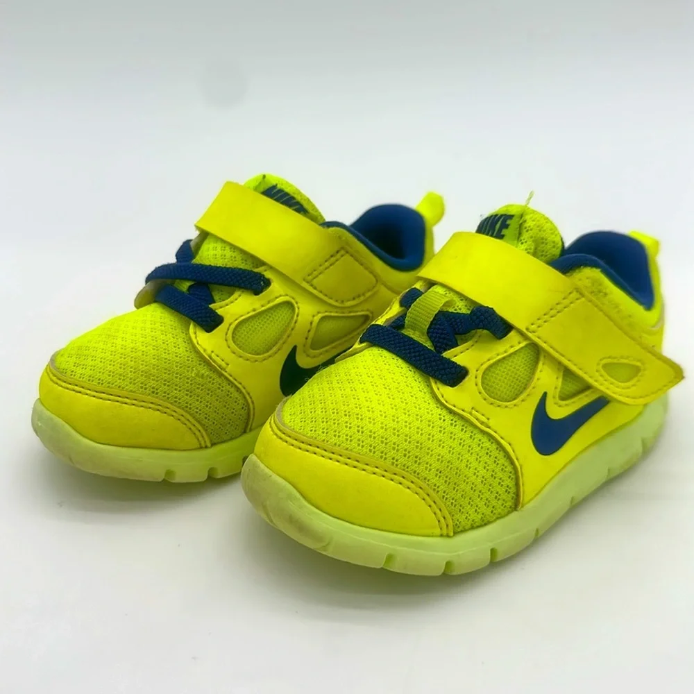 Nike Baby Toddler Medium Green Shoes 580561-700 Size 7 C Velcro Strap
